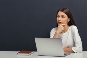 Scanner-Persönlichkeit denkt nach